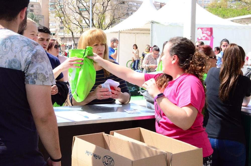 Entrega de dorsales de la III Carrera de la Mujer