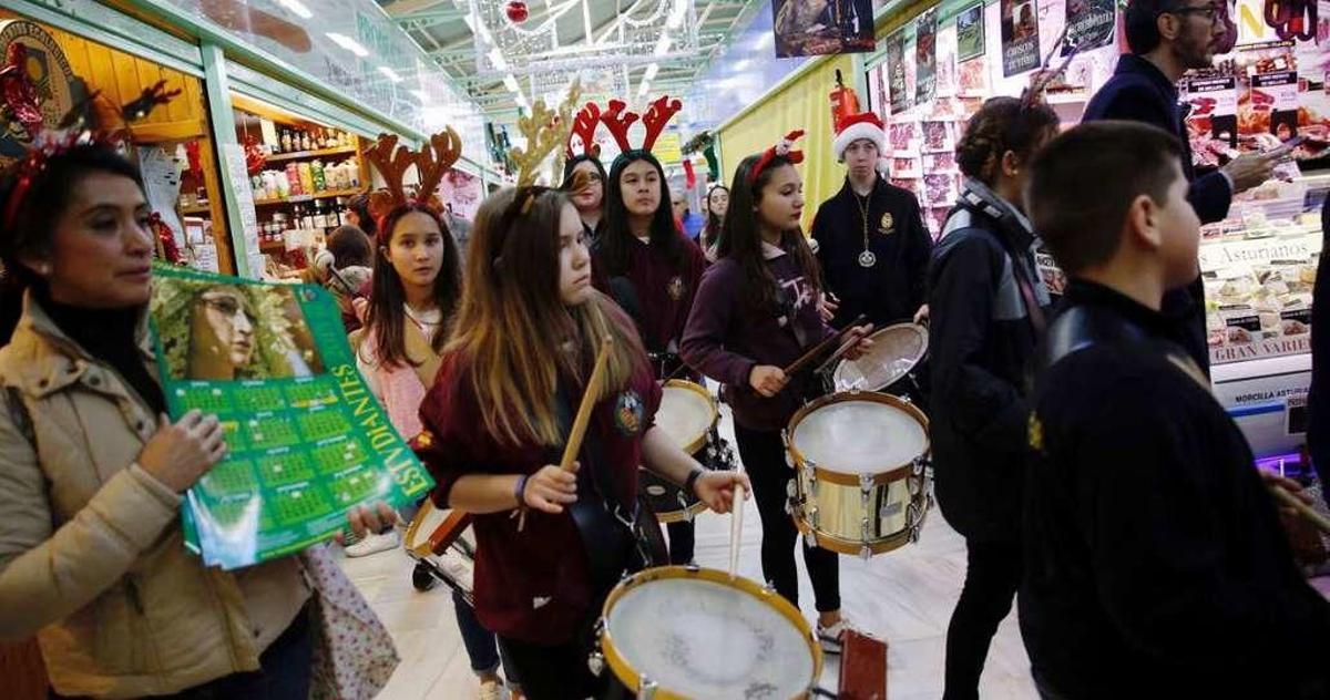 Pasacalles de Los Estudiantes por el Fontán