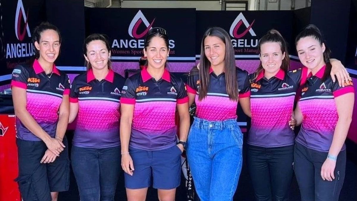 María Herrera compite en MotorLand con un equipo totalmente femenino: piloto, técnicos e incluso manager