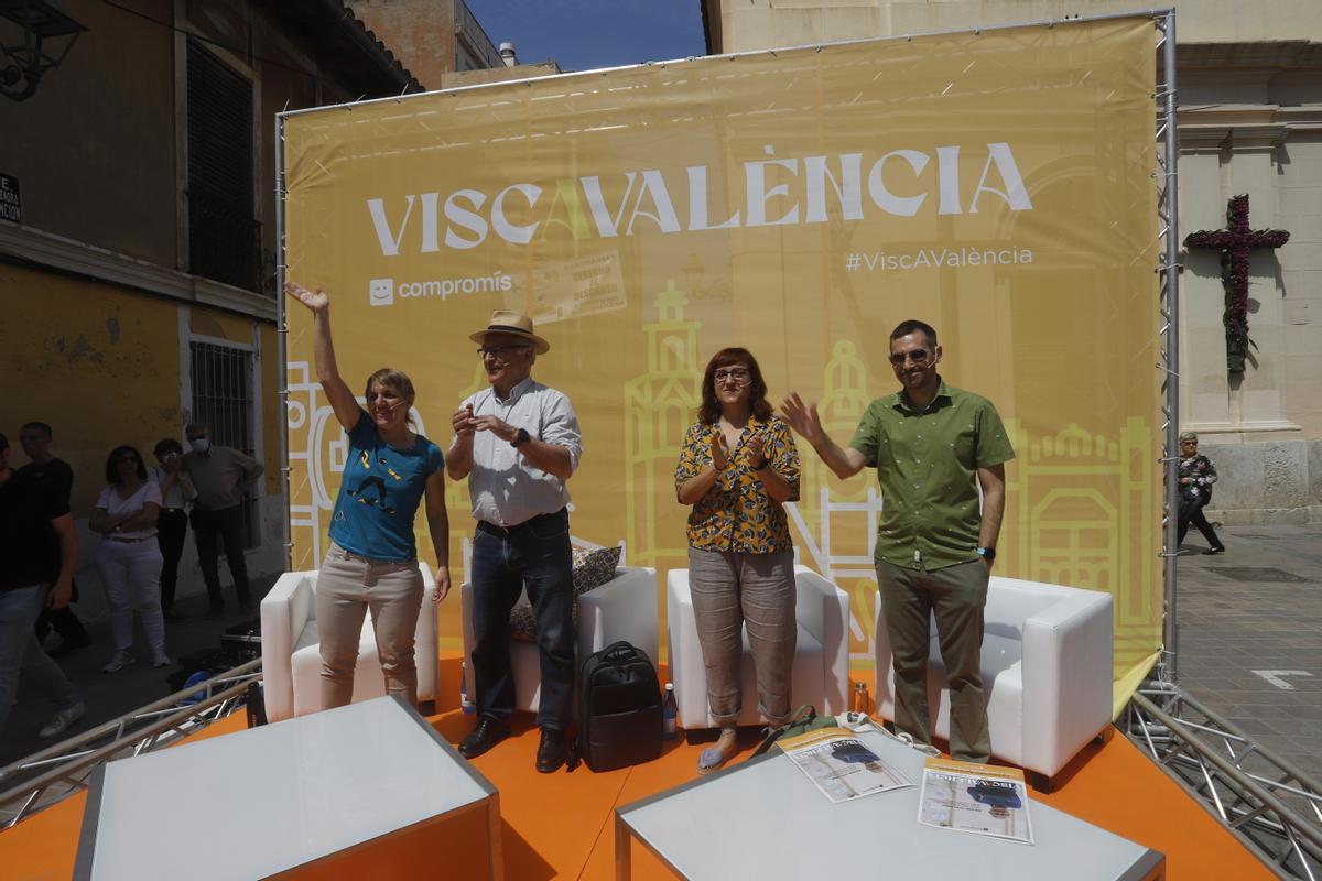 Papi Robles, Joan Ribó, Isa Lozano y Sergi Campillo, en un acto celebrado en Benimaclet.