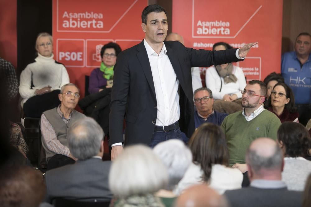 Asamblea con Pedro Sánchez en Oviedo