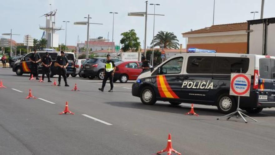 Foto de archivo de un control de carreteras en Castelló.