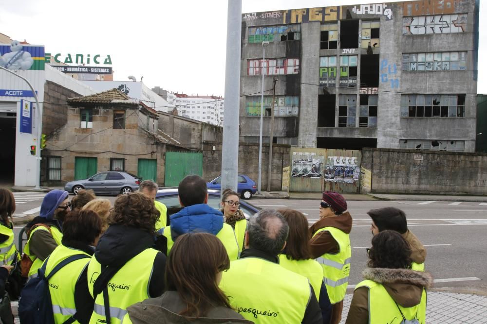 La nueva ruta de Vigo Pesqueiro hizo un recorrido por el pasado y el presente de la industria de la villa marinera