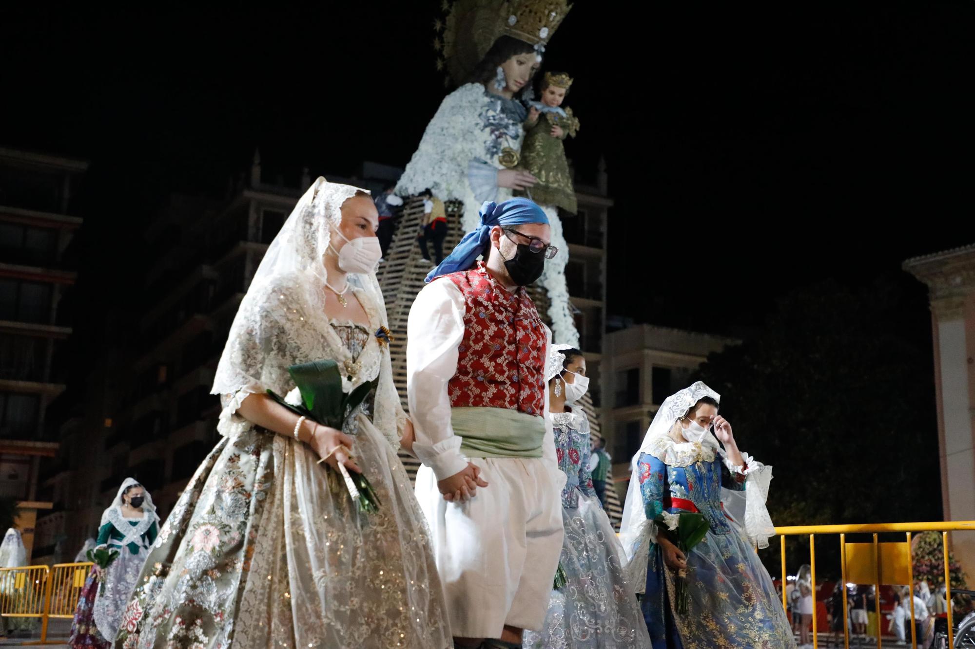 Búscate en el primer día de la ofrenda por la Calle Caballeros de las 21:00 a las 22:00