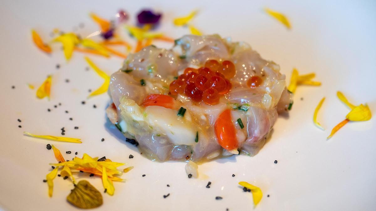 El tartar de lubina, gamba y vieira del restaurante El Cangrejo Loco.