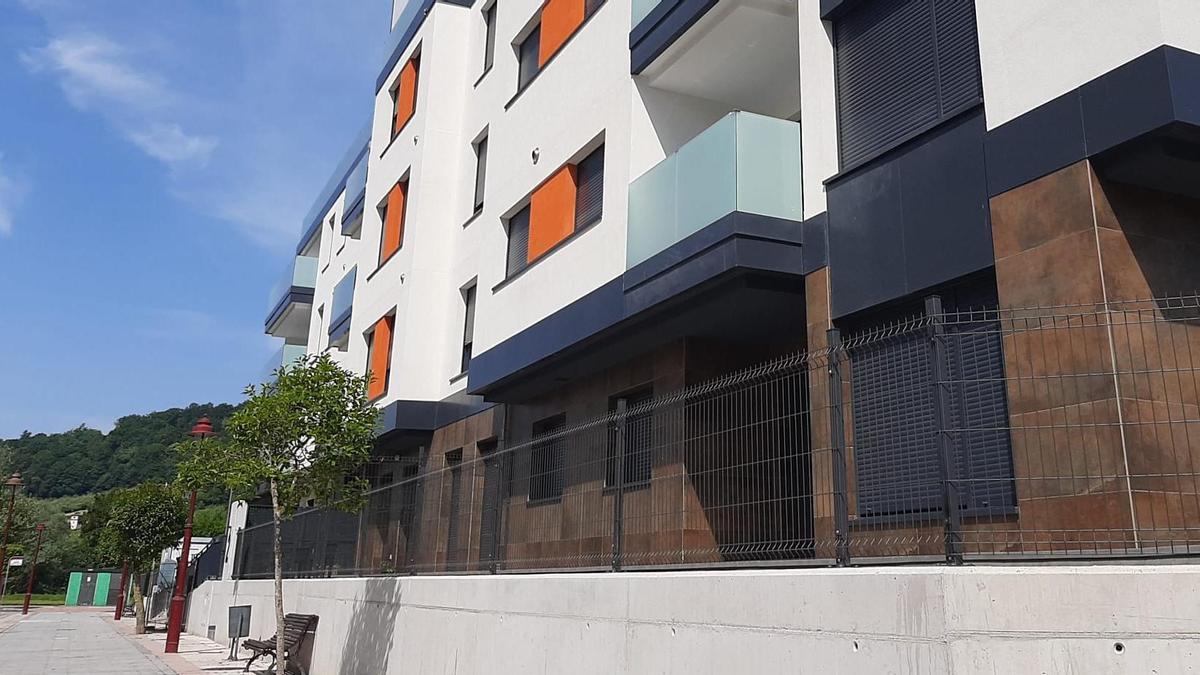 El edificio de La Barquerina afectado por el deslinde.