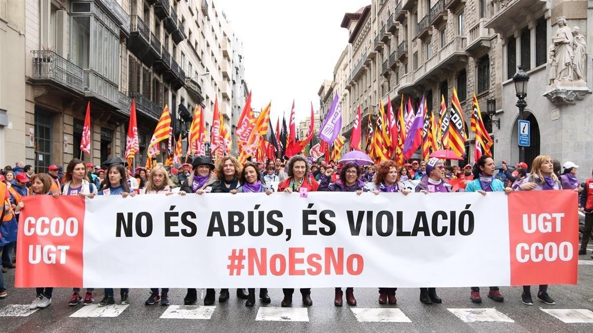 Imagen de la pancarta con la que se ha abierto la manifestación del 1 de mayo.