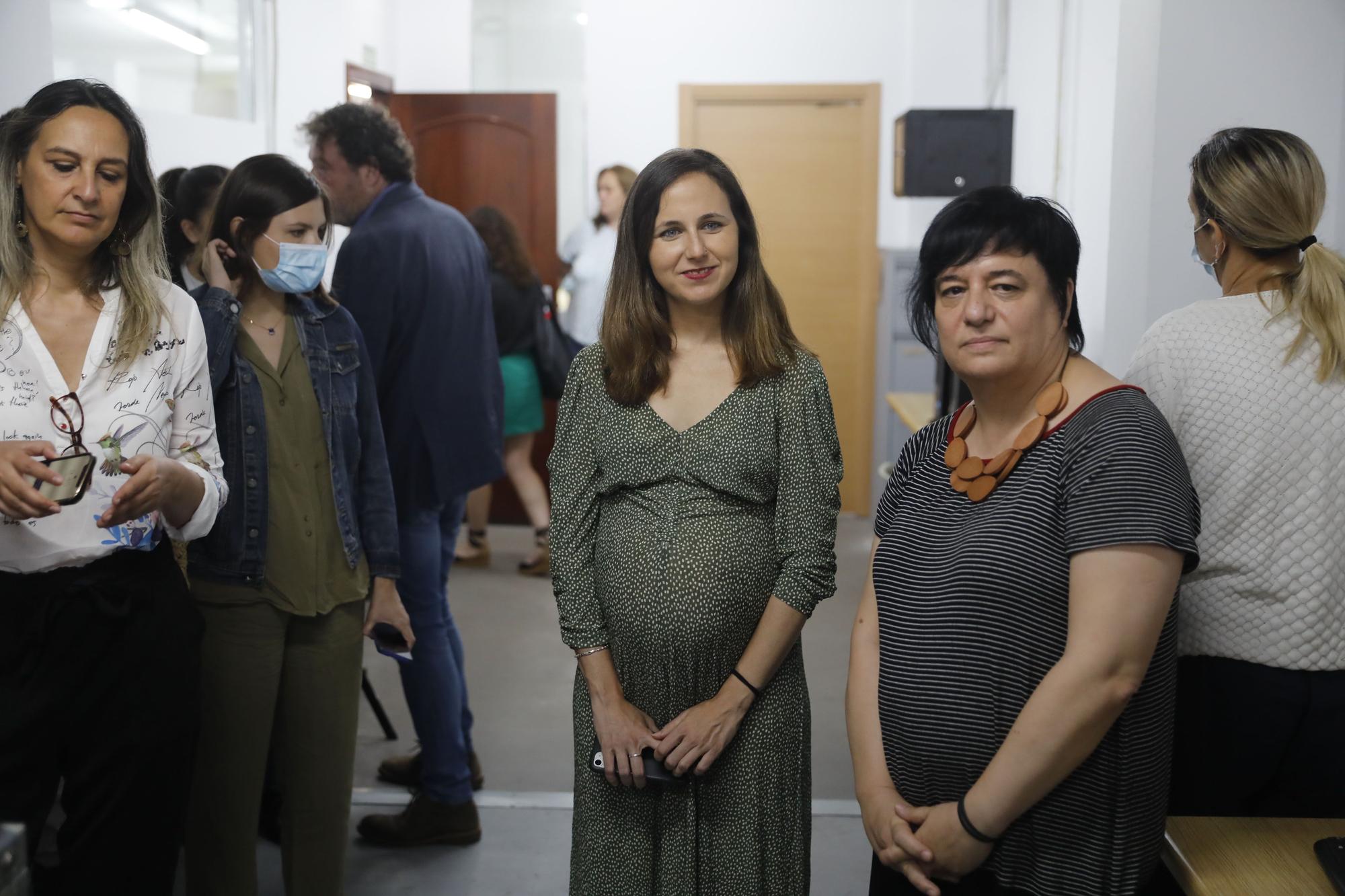 En imágenes: La ministra Ione Belarra visita la Fundación Mar de Niebla en Gijón