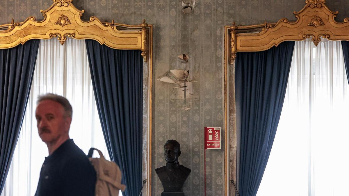 Los salones del Ayuntamiento de Alicante necesitan reparaciones