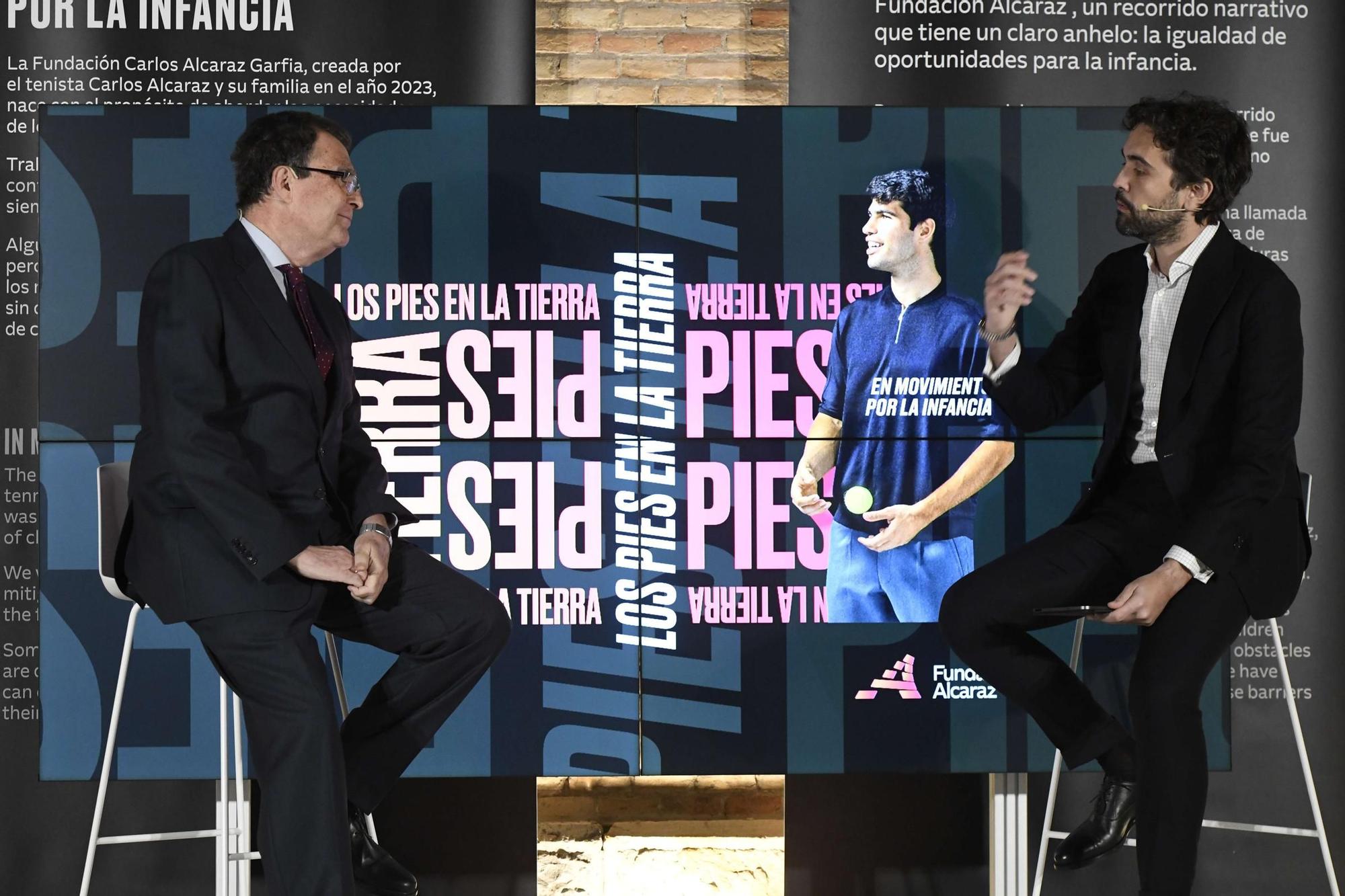 Así ha sido la inauguración de la exposición de Carlos Alcaraz en la Cárcel Vieja de Murcia