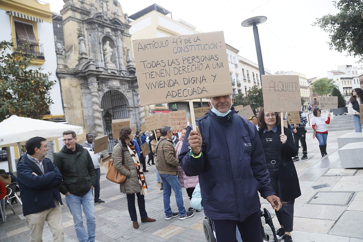 Las personas sin techo piden su derecho a tener un hogar