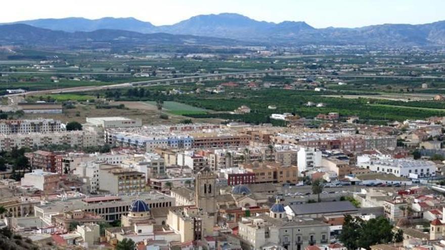 Vista aérea de parte del casco urbano de Orihuela tomada desde el monte de San Miguel.