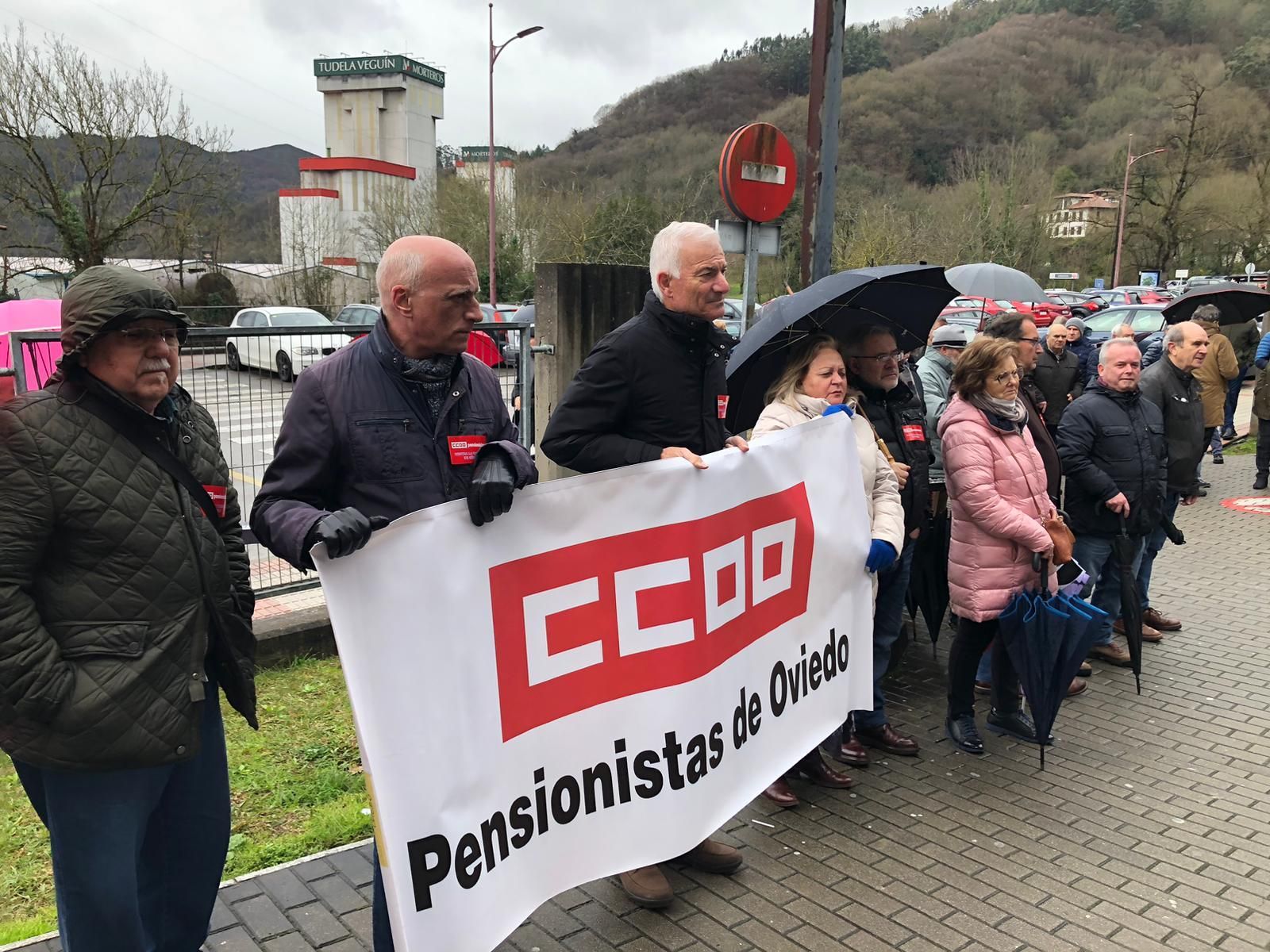 Protesta de los pensionistas en Langreo para pedir mejoras en la sanidad