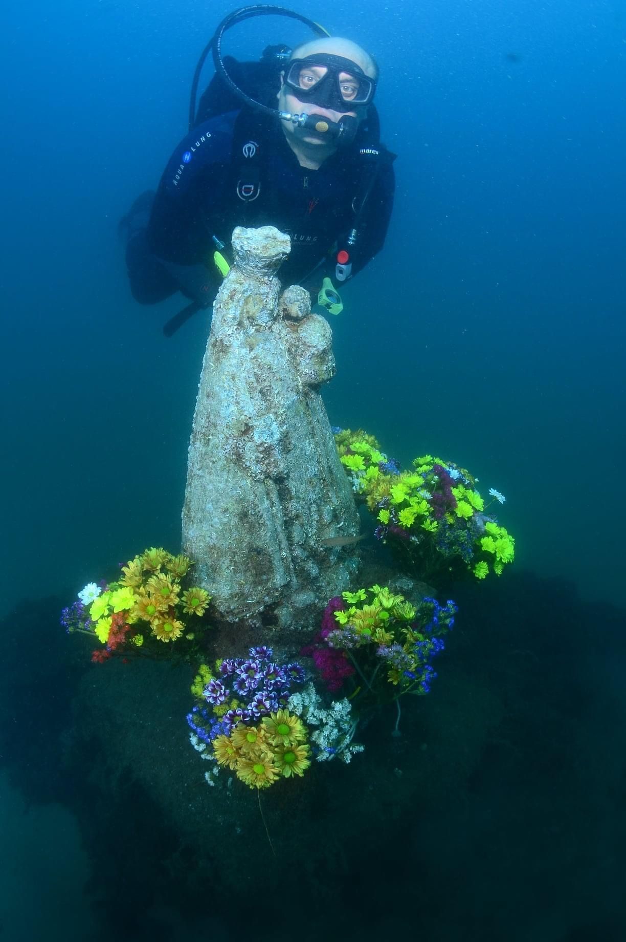 Así ha sido la Ofrenda a la imagen sumergida de la Virgen de los Desamparados