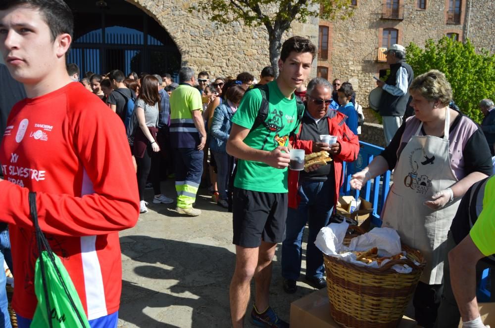 Els berguedans renoven el vot de poble i pugen a Queralt per celebrar Sant Marc