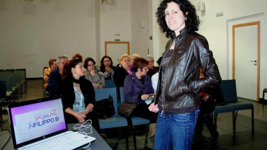 Marta Cienfuegos, ayer, al inicio de la charla.