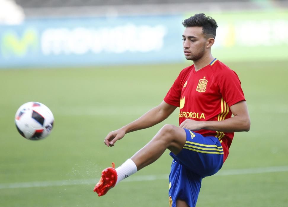 Las mejores imágenes del entrenamiento de Munir con la Selección Española