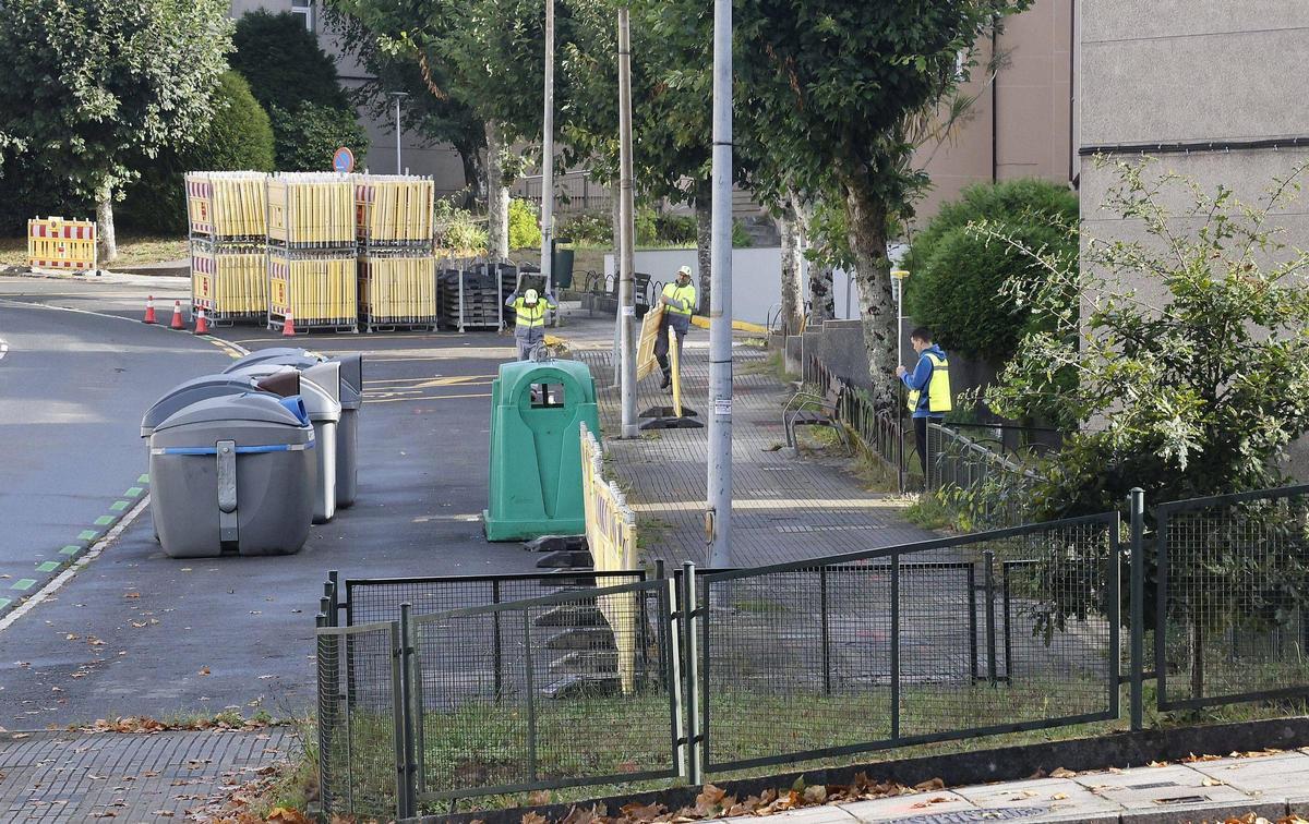 Obras de reurbanización da rúa García Lorca, en Santiago