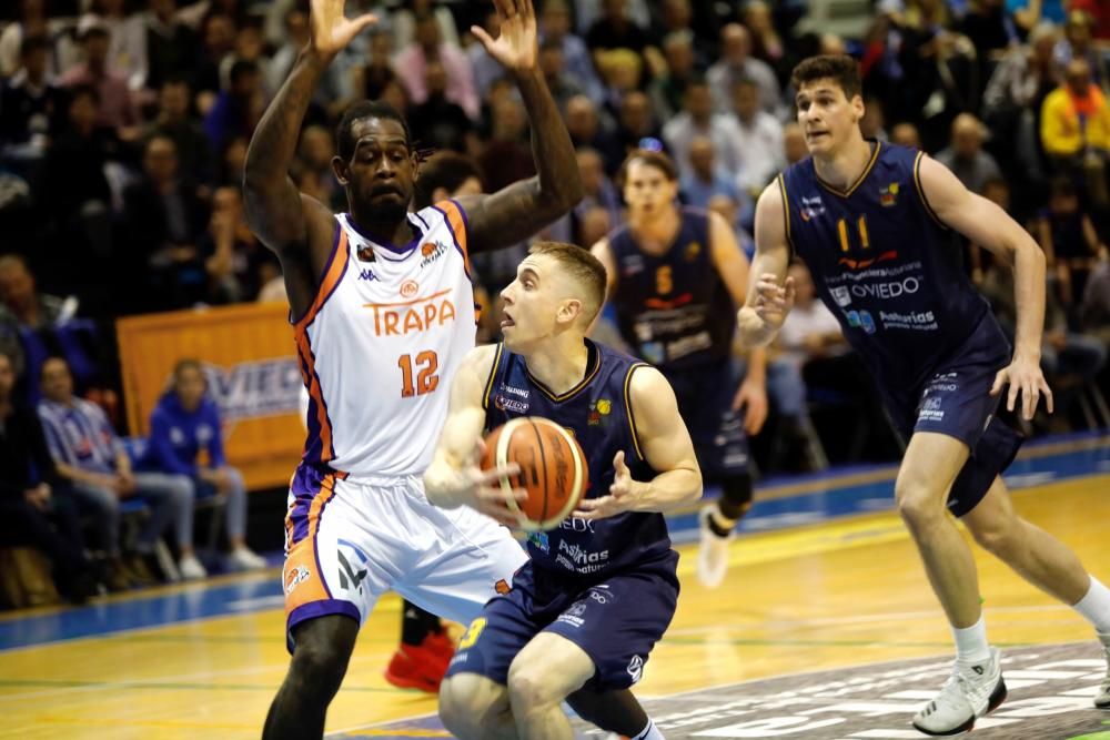 El Oviedo Baloncesto y el Palencia, en imágenes