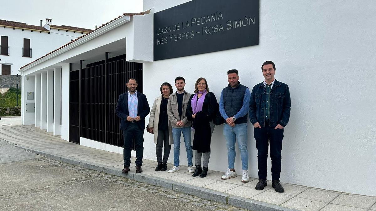 Los diputados y el coordinador provincial han mantenido una reunión con la alcaldesa de Cardeña.