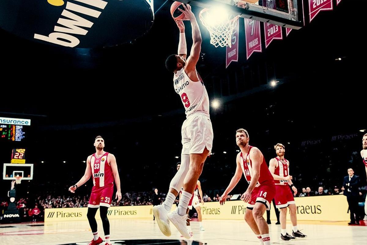 Baskonia presentó batalla en El Pireo, pero no fue suficiente para sorprender al equipo griego