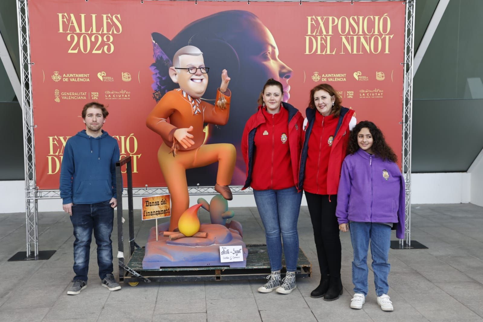 Llegan los primeros "ninots" a la Exposición de Fallas 2023