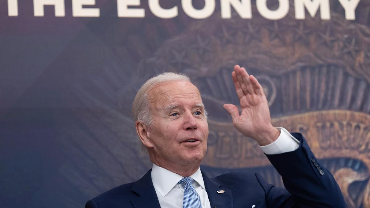 Biden vuelve a dar positivo en covid-19 aunque no tiene nuevos síntomas.