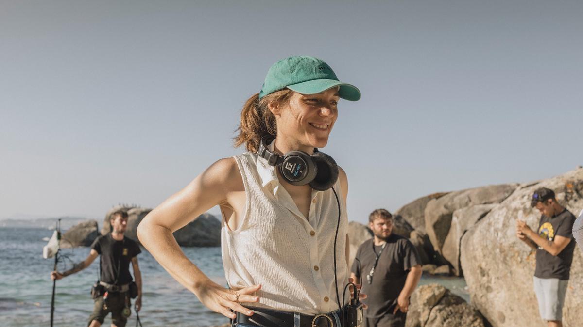 Carla Simón en el rodaje de 'Romería' en Galicia