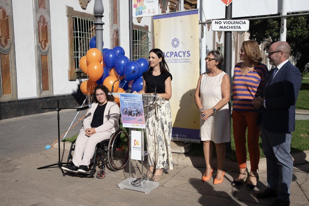 Autoridades de Diputación y Ayuntamiento, junto a representantes de Acpacys.