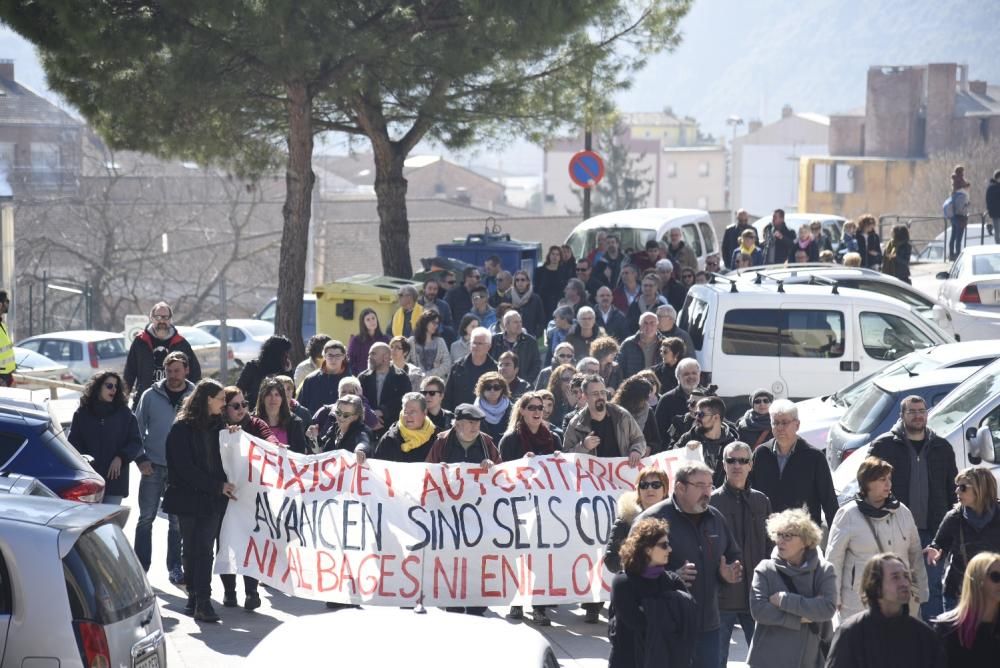 Balsareny rebutja amb cultura popular les accions