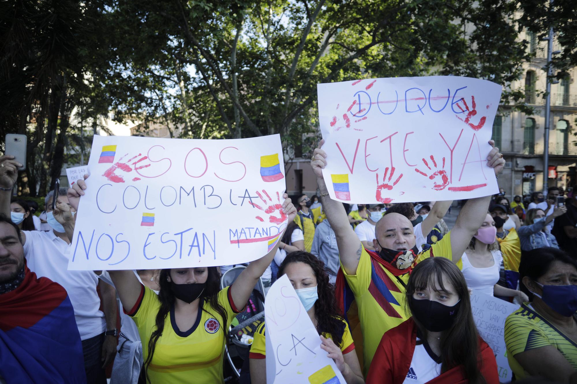 Más de 500 personas se manifiestan en Palma por la libertad de Colombia