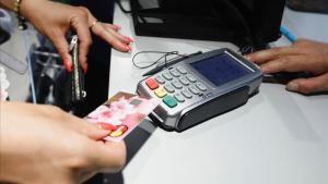 Grans comerços fan seves les targetes ‘revolving’ amb interessos d’usura