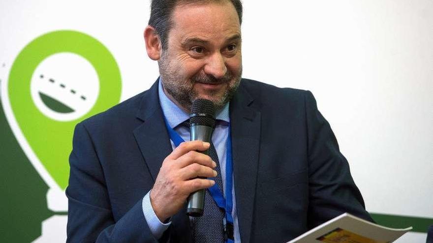 José Luis Ábalos, ayer, durante su intervención en el foro juvenil internacional, en Santander.