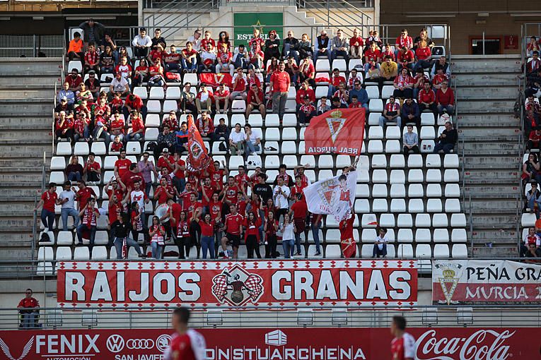 El Real Murcia cae ante el UCAM Murcia en casa