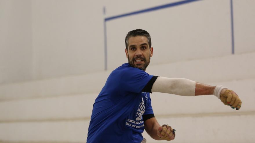 Tribut d’Ontinyent als campions de la Copa, arrodonit per Javi