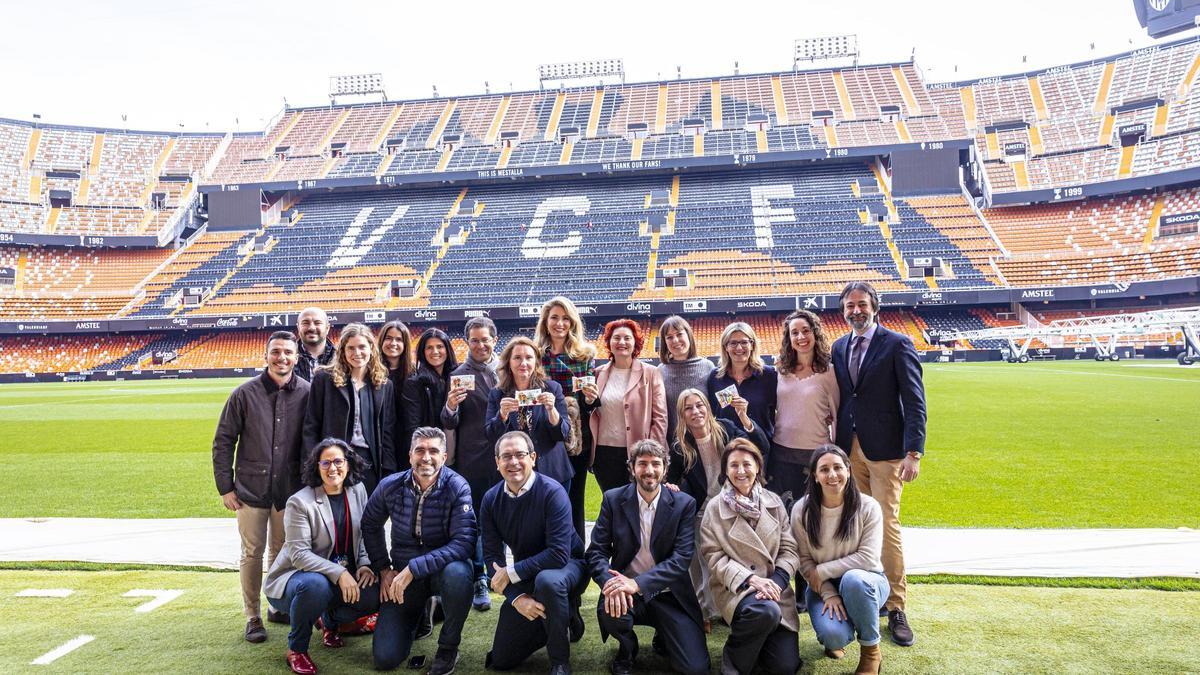 Presentació de la campanya ‘El teu batec+solidari’ de Farmamundi a l’estadi de Mestalla.