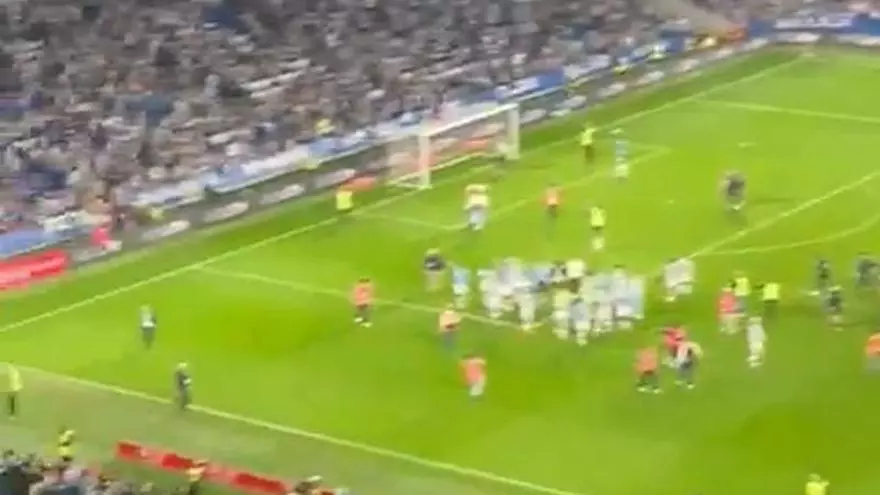 ¡Bad Bunny y Óskarsson para celebrar el pase a la final!