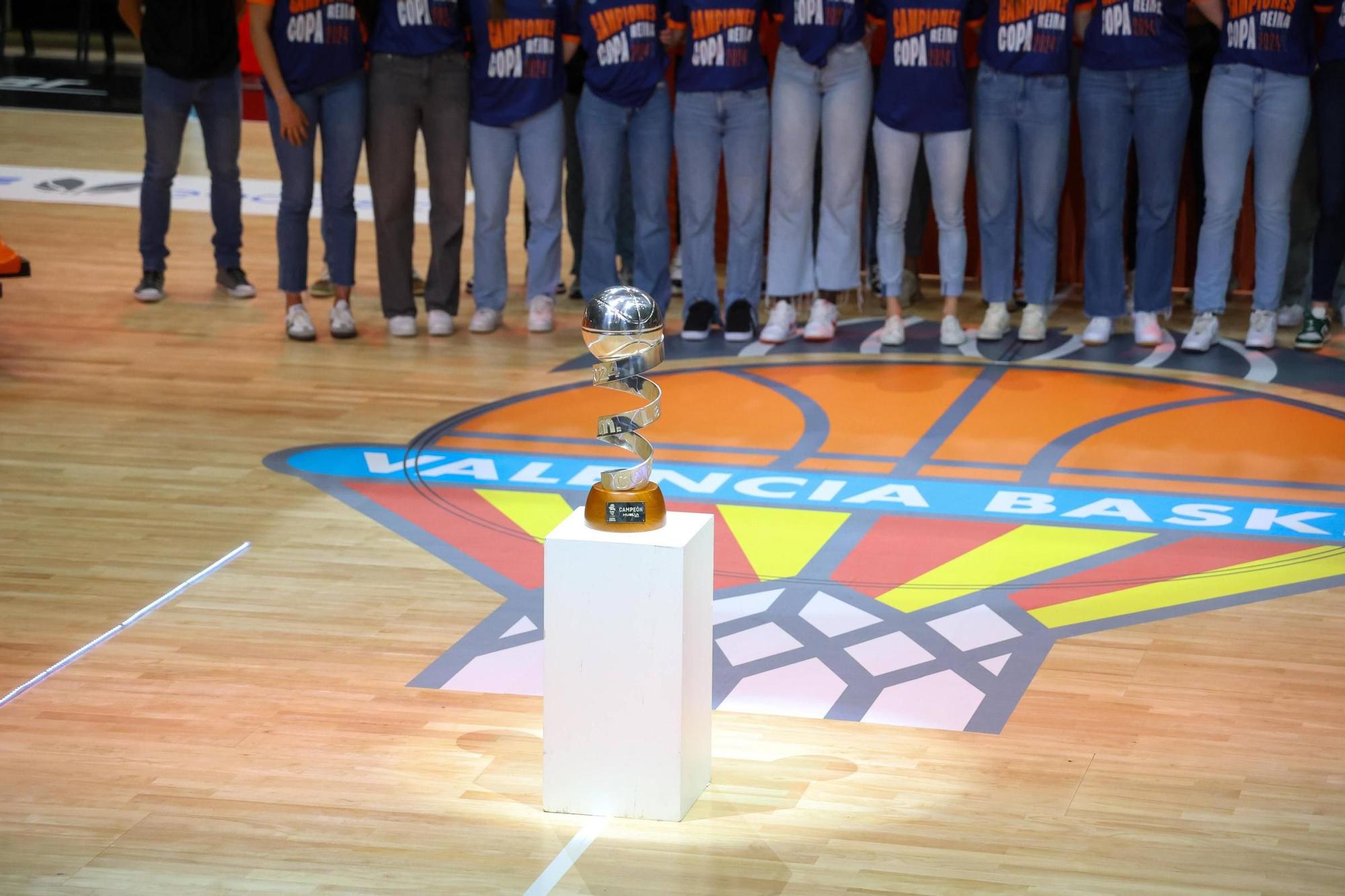 La fiesta llegó a la Fonteta: Así celebraron la Copa de la Reina