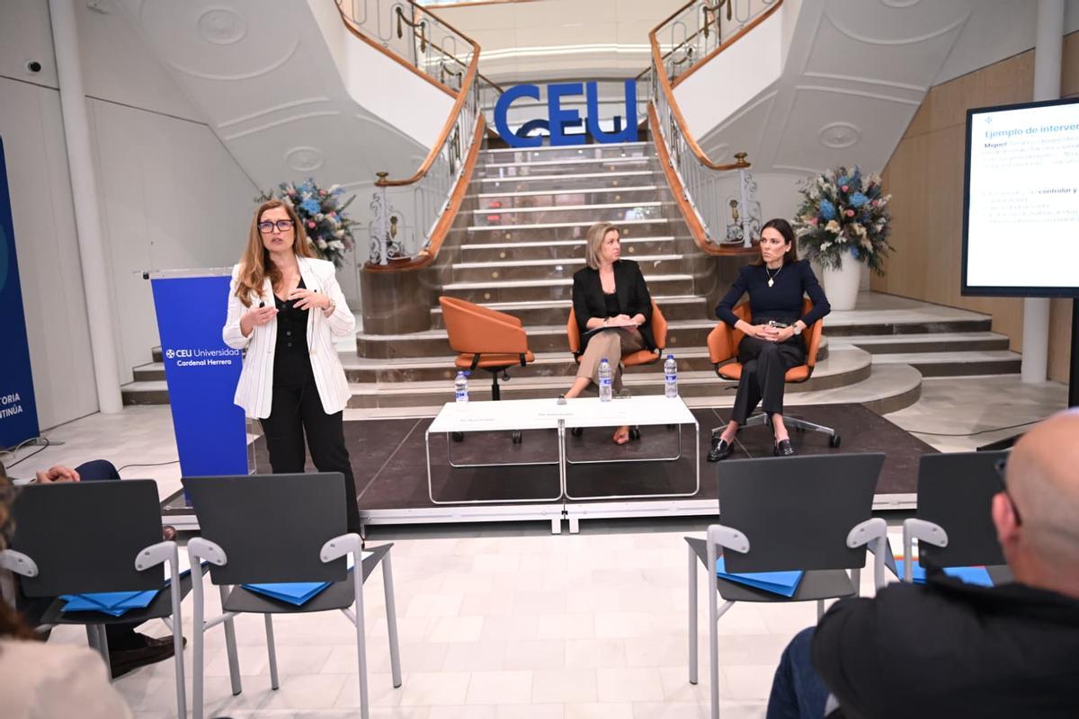 El campus de Elche de la Universidad CEU Cardenal Herrera acogió este viernes una jornada científica centrada en el abordaje integral en oncología