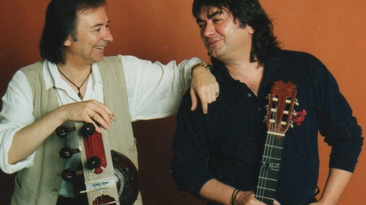 Gualberto y Ricardo Miño interpretan 'Puente Mágico' en el Muelle Camaronero este viernes en La Biena de Flamenco de Sevilla.