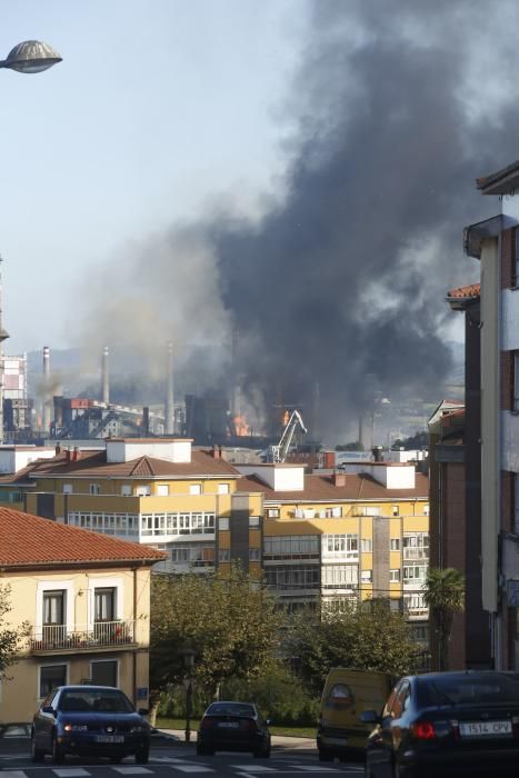 Incendio en la fábrica de coque de Avilés