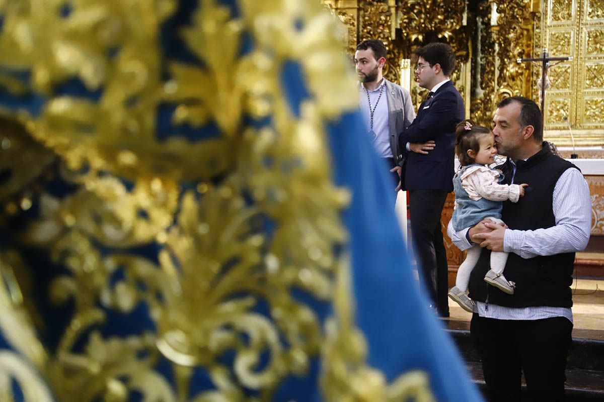 El nuevo manto de la Virgen de la Trinidad, en imágenes