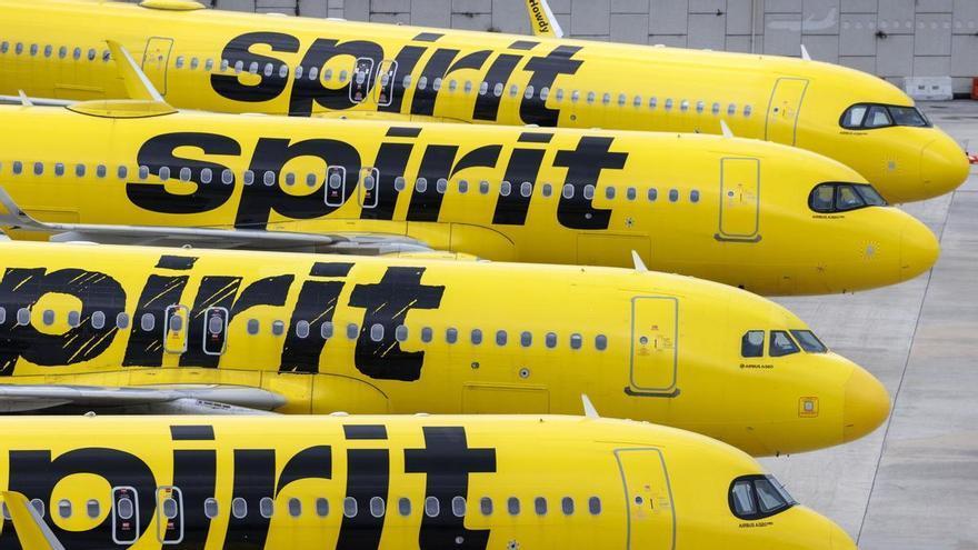 El Banco Sabadell aflora una exposición de 8,8 millones a la quiebra de Spirit Airlines, la primera aerolínea que colapsa por la crisis del combustible