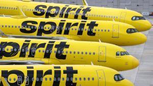 FORT LAUDERDALE (United States), 03/05/2026.- Spirit Airlines jets sit on the tarmac after the company ceased operations at Fort Lauderdale–Hollywood International Airport in Fort Lauderdale, Florida, USA, 3 May 2026. US airlines mobilized to assist passengers and crew members stranded after Spirit Airlines halted operations overnight following the failure of last-minute negotiations with creditors and the White House, as the carrier cited rising fuel costs and announced that all flights had been canceled and customer service was no longer available. EFE/EPA/CRISTOBAL HERRERA-ULASHKEVICH