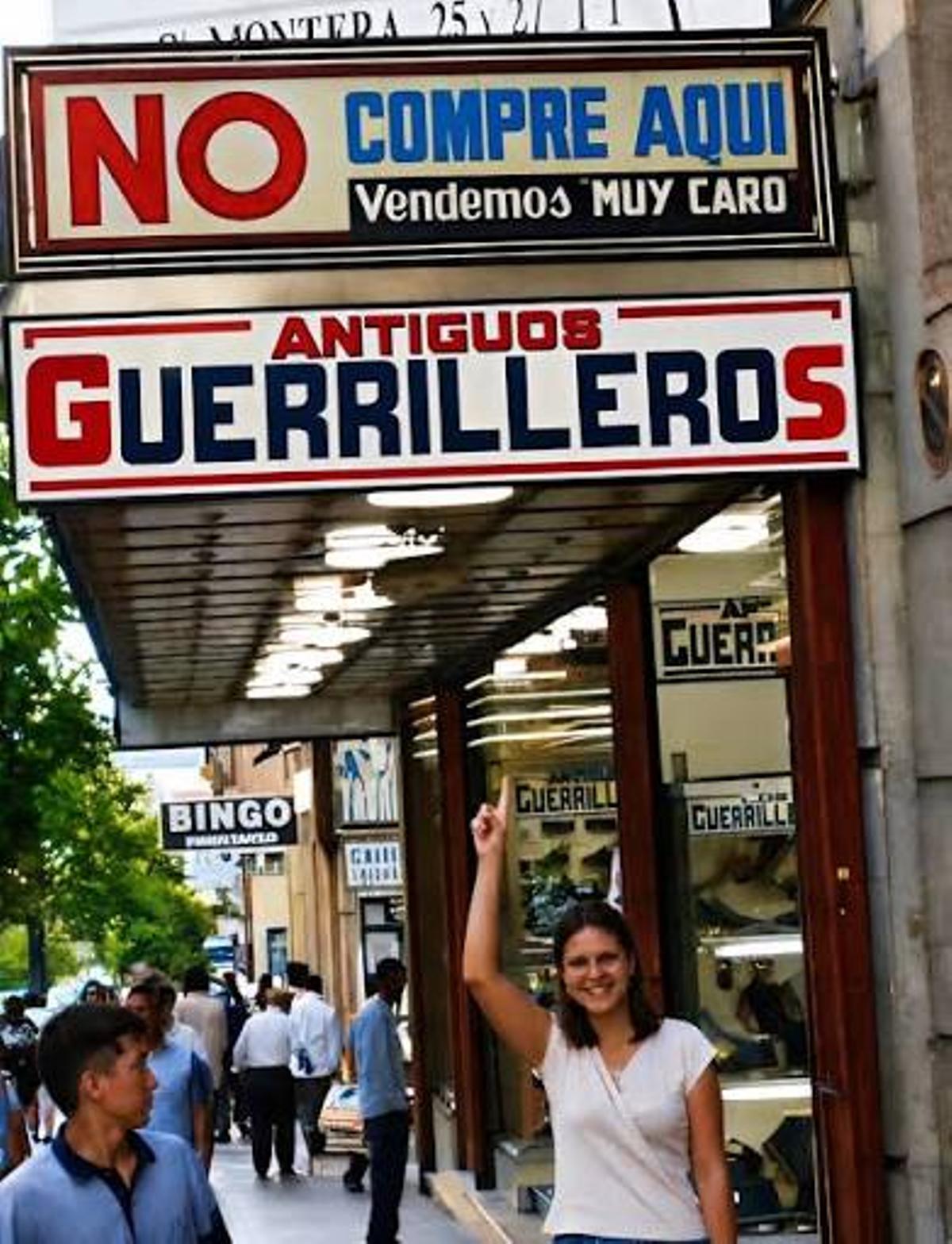 Vecino al icónico local de Sol 'Nuevos Guerrilleros', estaba este local de Calle de la Montera, que, por su parte, adoptó el nombre de 'Antiguos Guerrilleros'