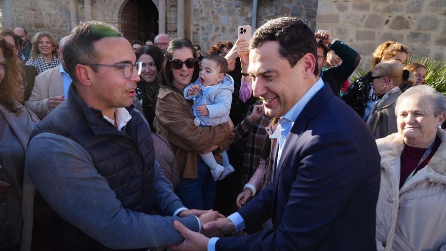 La visita del presidente de la Junta de Andalucía a Hinojosa del Duque, en imágenes