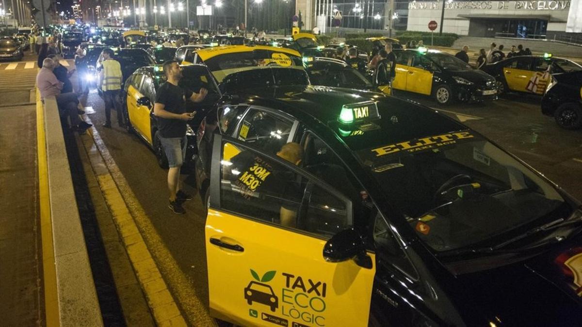 jgblanco38669199 barcelona 29 05 2017   concentraci n de taxistas en la av  m170530103908