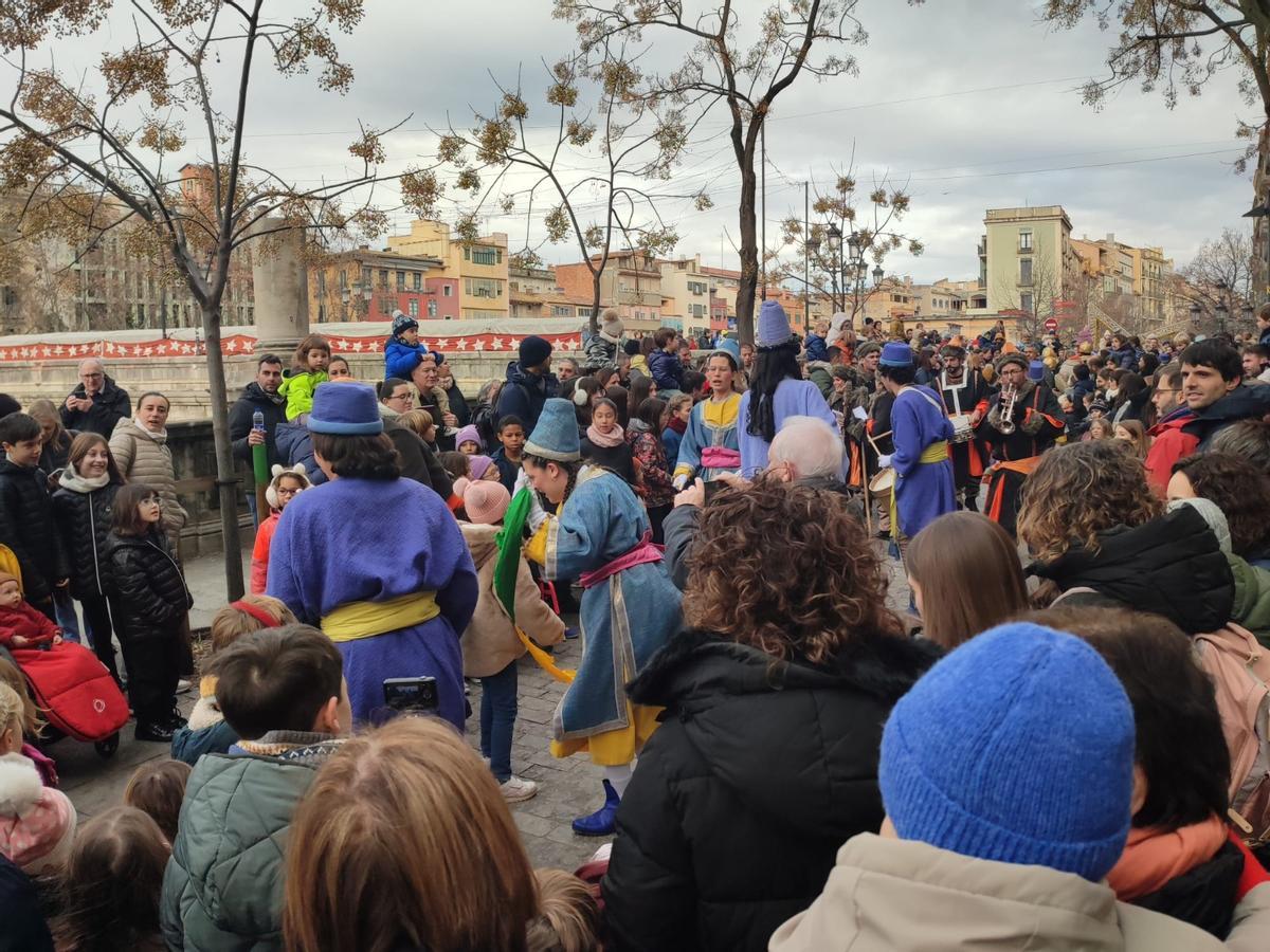 Les fotos de l'actuació dels Bombers per una emergència mèdica a la plaça del Vi