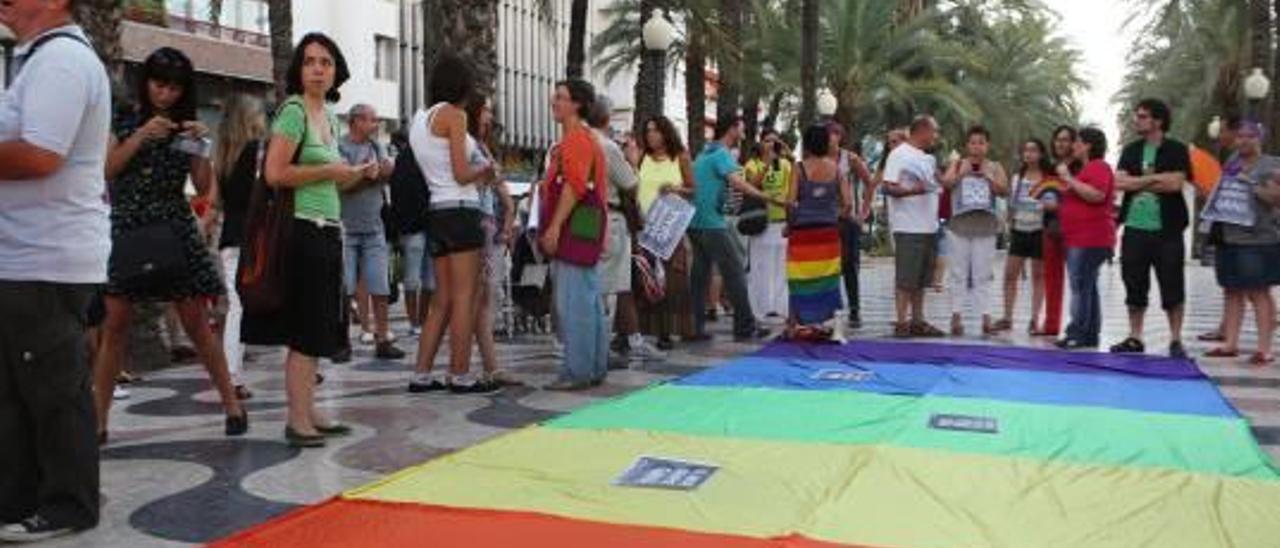 Diversitat tramita 14 quejas por trato homófobo en centros de salud