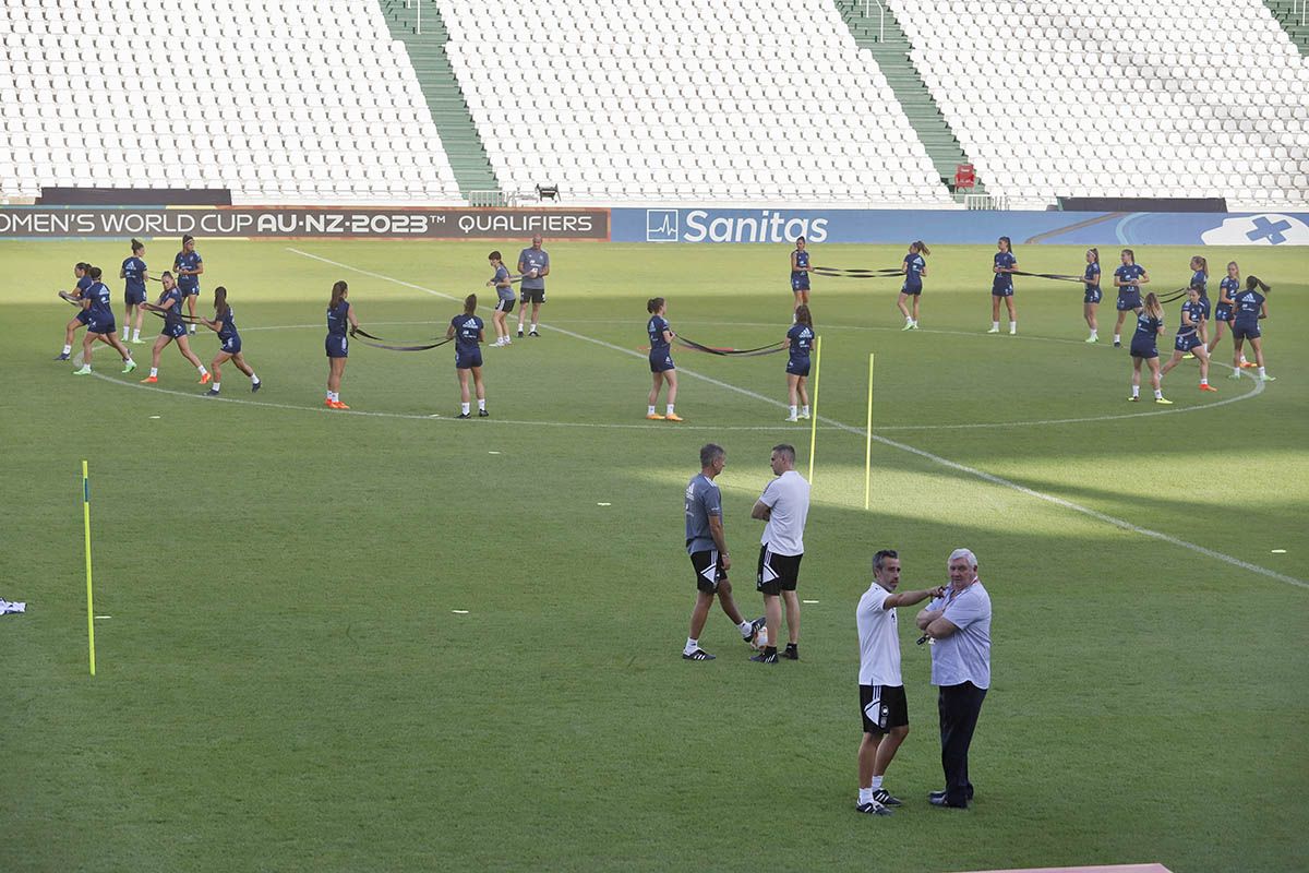 Las imágenes del entrenamiento del la selección española femenina de fútbol en El Árcangel